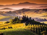 tuscany-red-hills